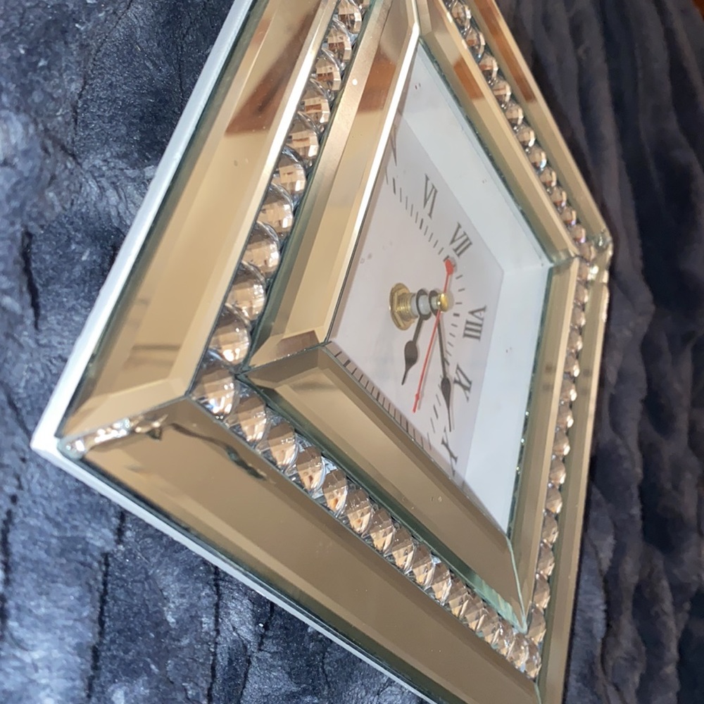 Silver mirror clock - Picture 3 of 3